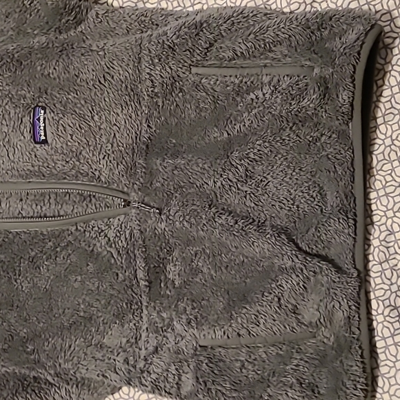 🐻Patagonia fuzzy pullover🐻 - Picture 2 of 6